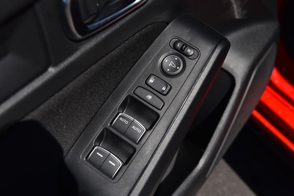 Honda Civic Hatchback Vehicle Image 08