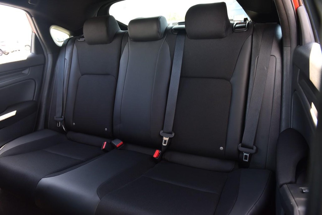 Honda Civic Hatchback Vehicle Image 22