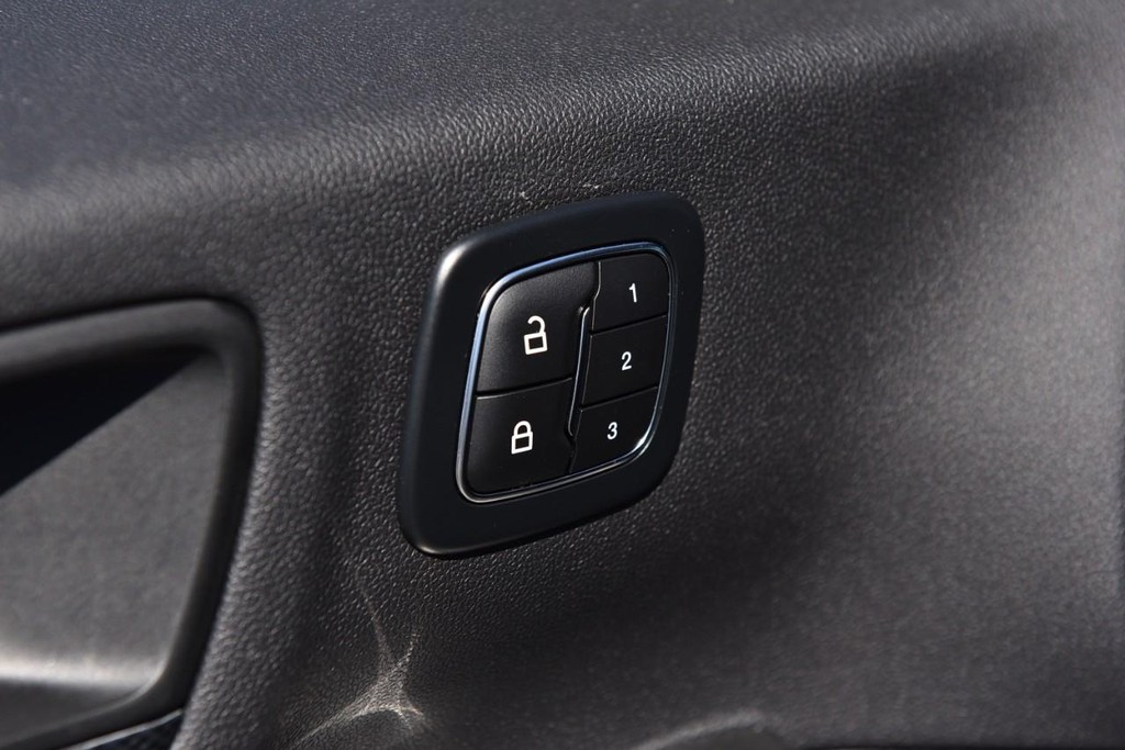 Ford Escape Vehicle Image 09