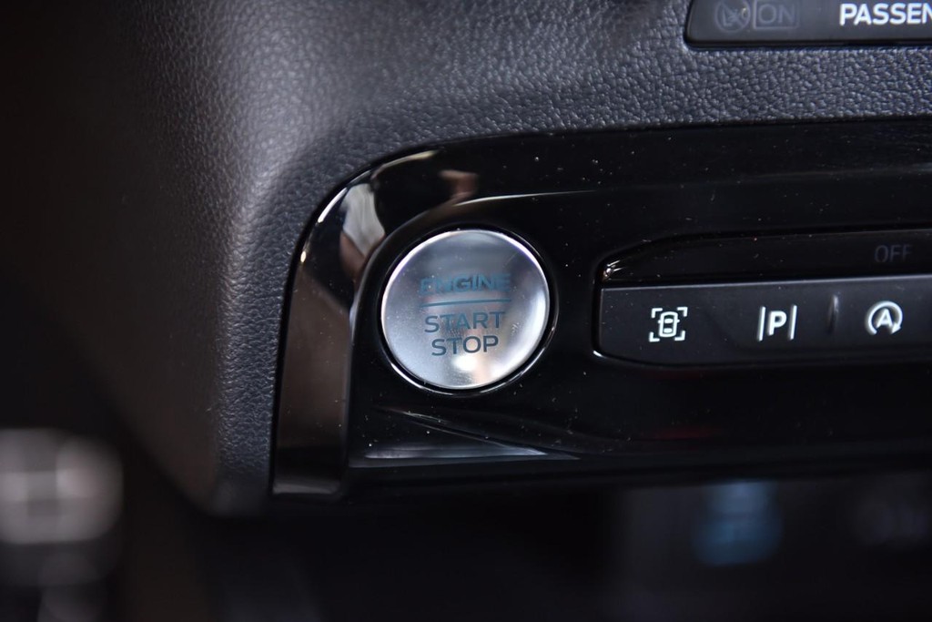 Ford Escape Vehicle Image 17