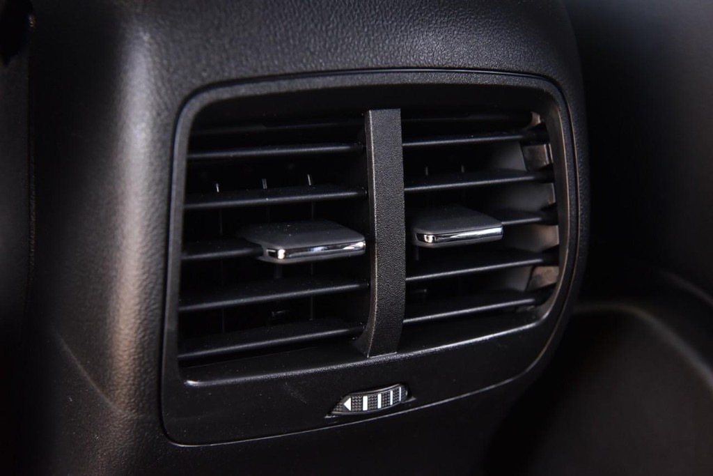 Ford Escape Vehicle Image 22