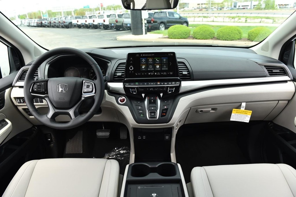 Honda Odyssey Vehicle Full-screen Gallery Image 7