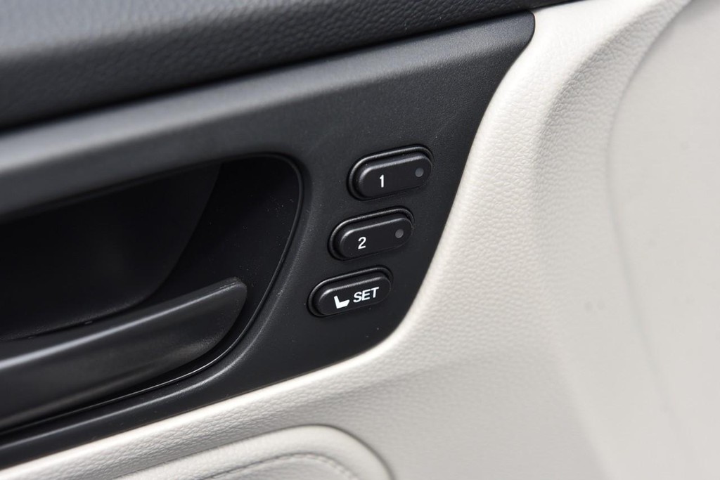 Honda Odyssey Vehicle Full-screen Gallery Image 9