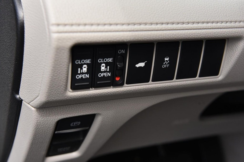 Honda Odyssey Vehicle Full-screen Gallery Image 11