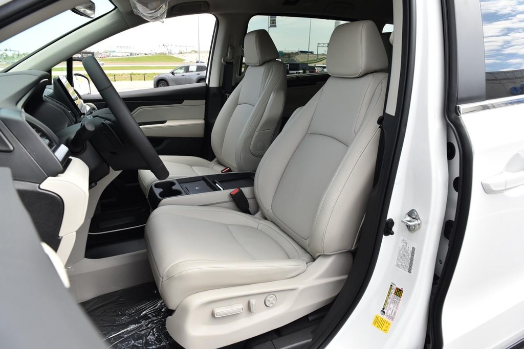 Honda Odyssey Vehicle Full-screen Gallery Image 22