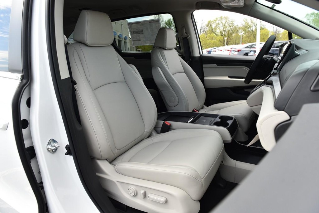Honda Odyssey Vehicle Full-screen Gallery Image 23