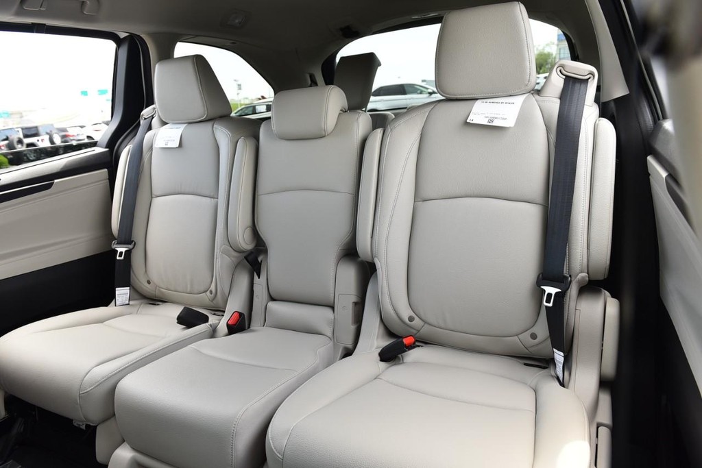 Honda Odyssey Vehicle Full-screen Gallery Image 25