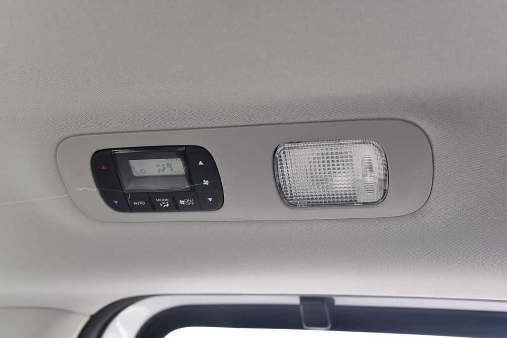 Honda Odyssey Vehicle Full-screen Gallery Image 26