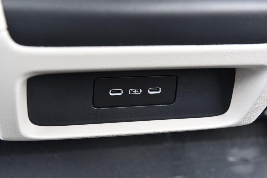 Honda Odyssey Vehicle Full-screen Gallery Image 27