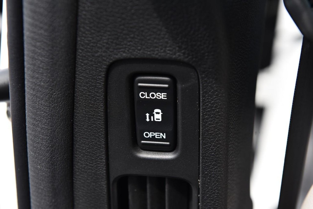 Honda Odyssey Vehicle Full-screen Gallery Image 28