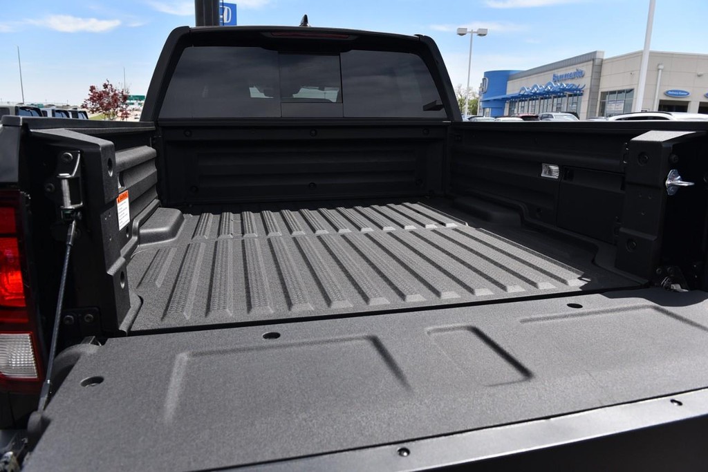Honda Ridgeline Vehicle Full-screen Gallery Image 7