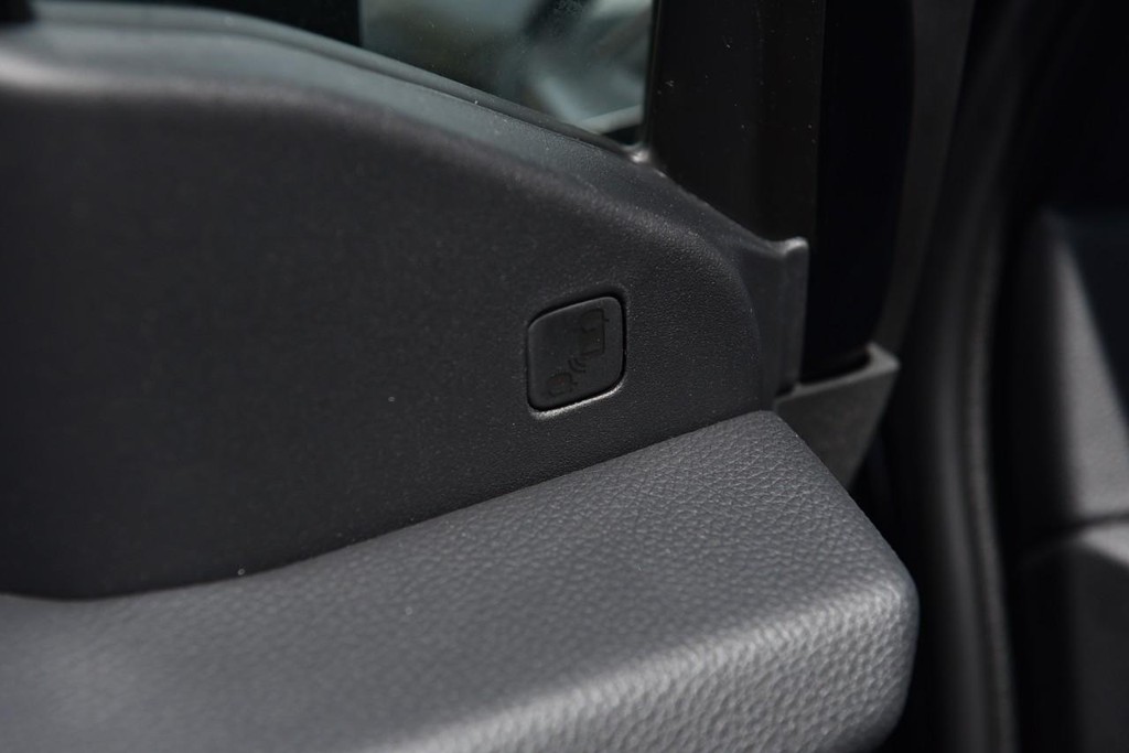 Honda Ridgeline Vehicle Full-screen Gallery Image 12