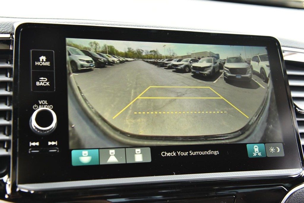 Honda Ridgeline Vehicle Full-screen Gallery Image 15