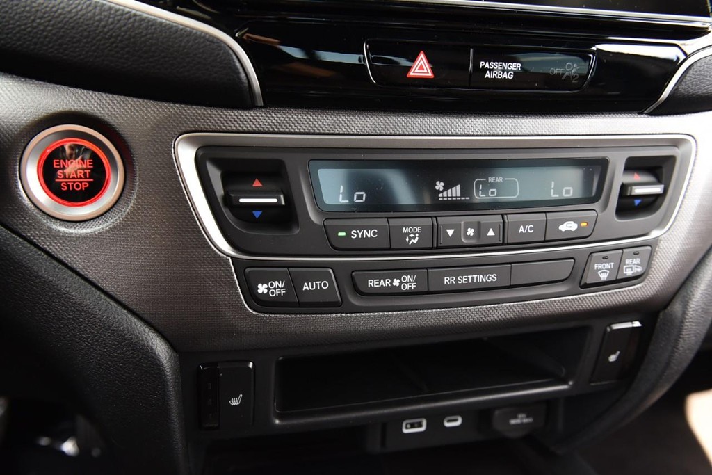 Honda Ridgeline Vehicle Full-screen Gallery Image 18