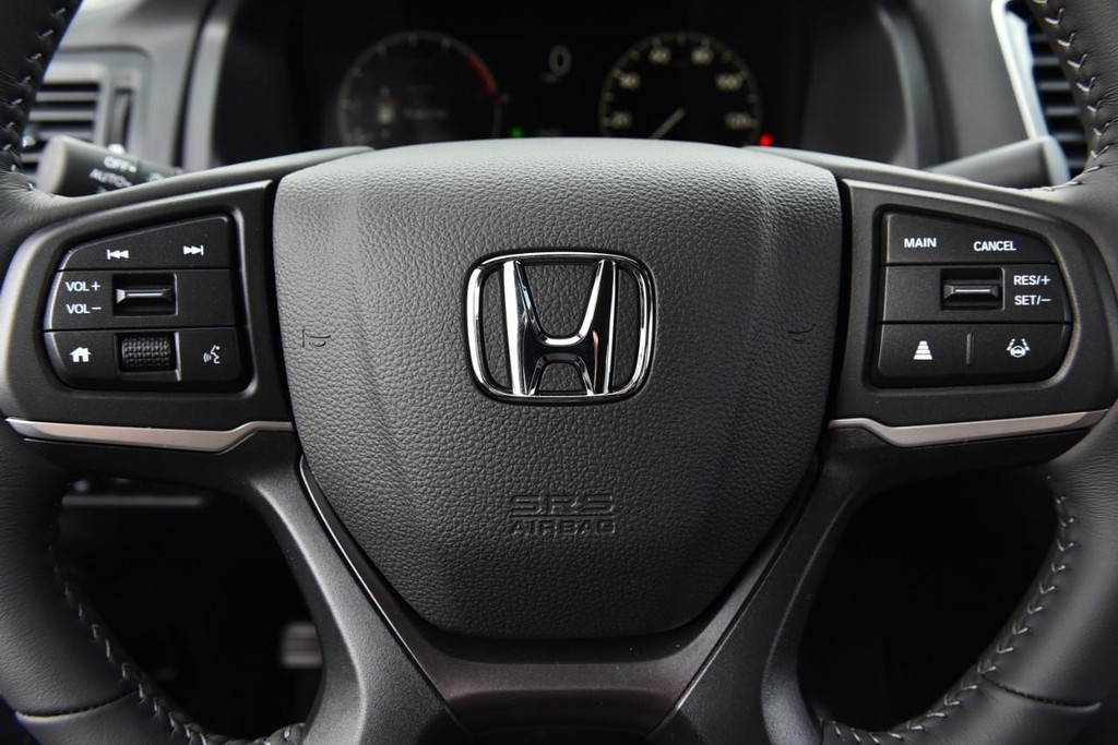 Honda Ridgeline Vehicle Full-screen Gallery Image 24