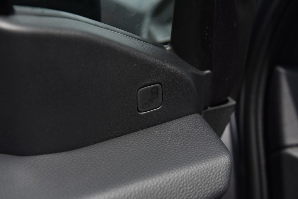 Honda Ridgeline Vehicle Full-screen Gallery Image 12