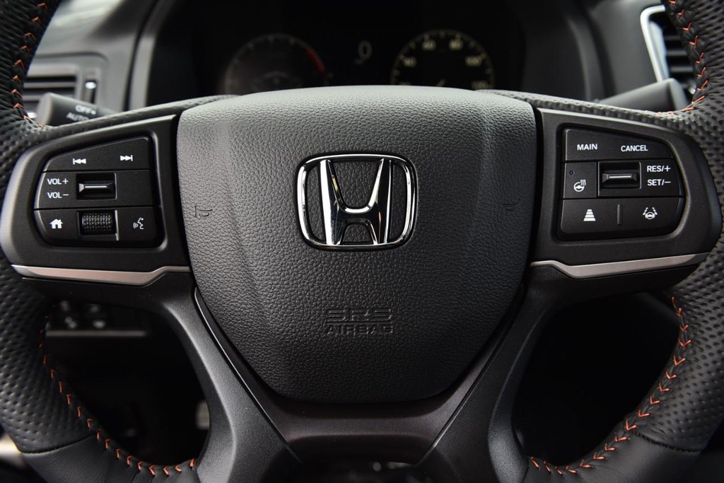Honda Ridgeline Vehicle Full-screen Gallery Image 24