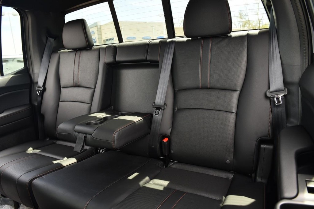 Honda Ridgeline Vehicle Full-screen Gallery Image 28