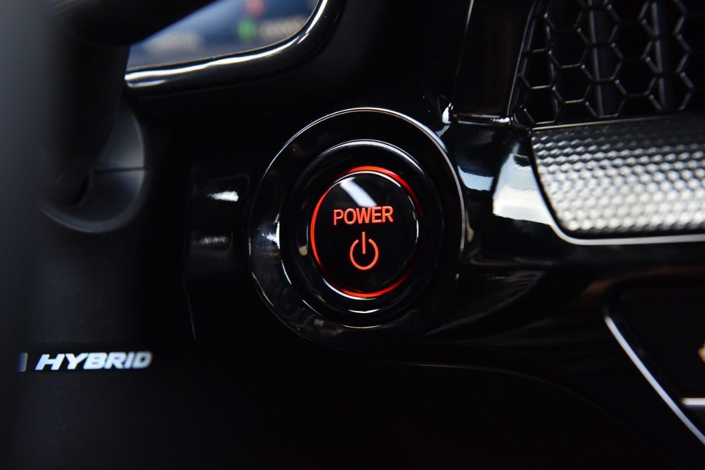 Honda CR-V Hybrid Vehicle Full-screen Gallery Image 20