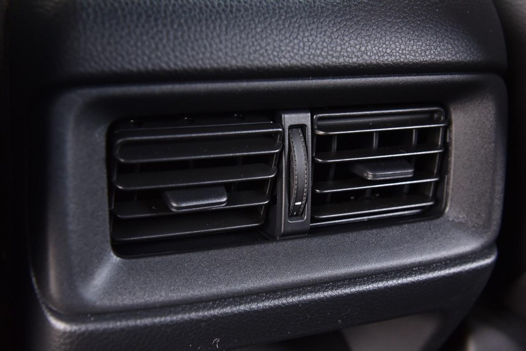 Honda CR-V Hybrid Vehicle Full-screen Gallery Image 26