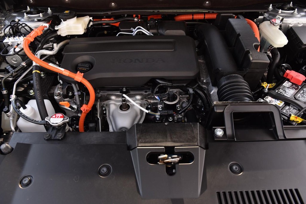 Honda CR-V Hybrid Vehicle Full-screen Gallery Image 30