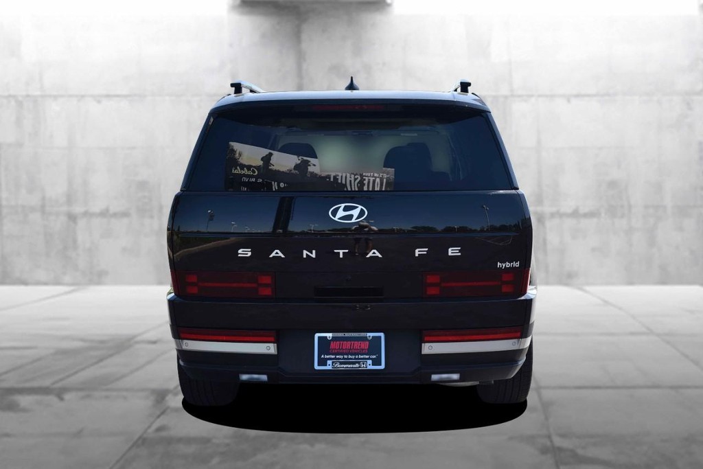 Hyundai Santa Fe Hybrid Vehicle Image 06