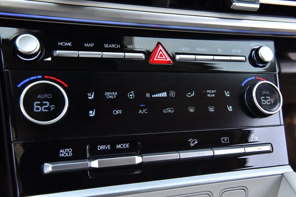 Hyundai Santa Fe Hybrid Vehicle Image 16