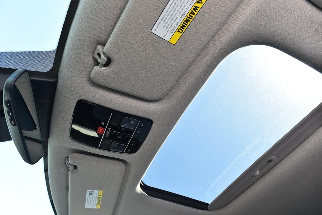 Hyundai Santa Fe Hybrid Vehicle Image 23