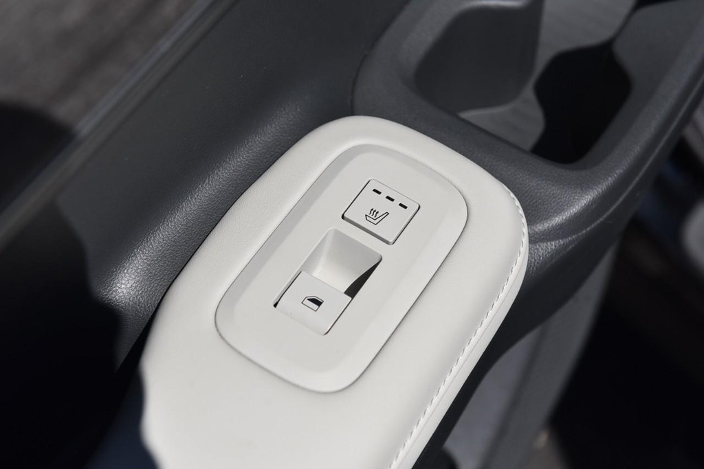 Hyundai Santa Fe Hybrid Vehicle Image 27