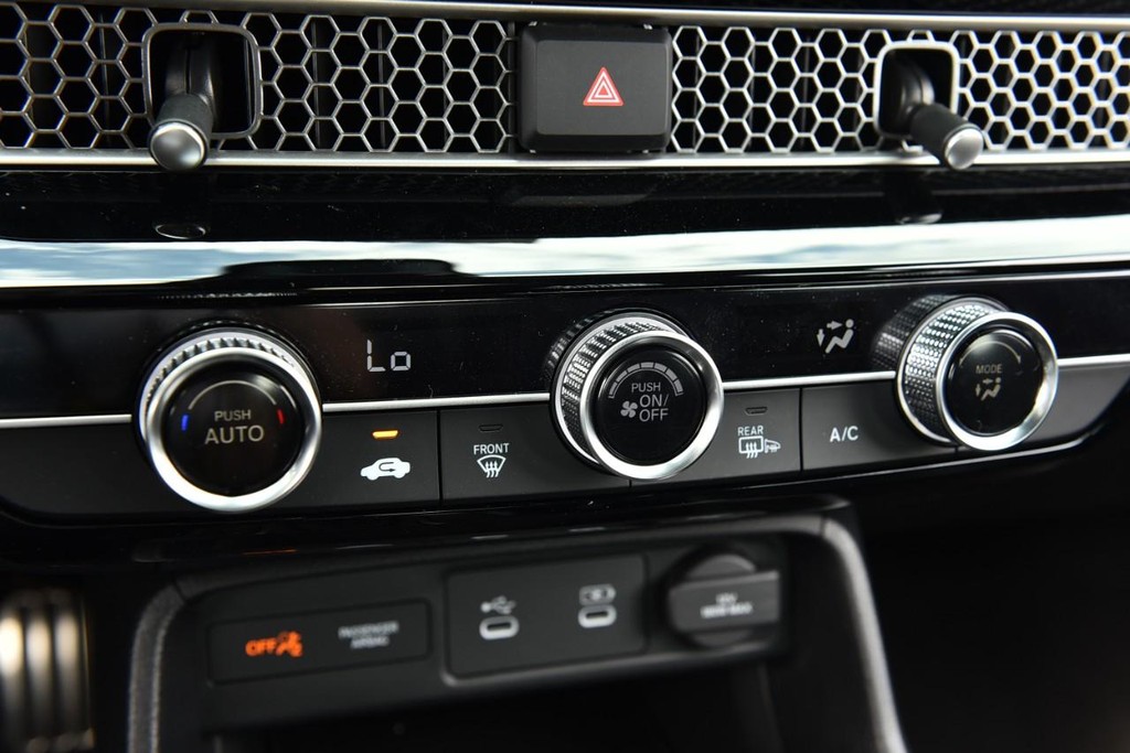 Honda Civic Sedan Vehicle Image 16