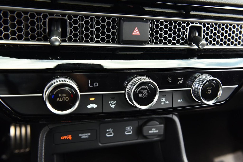 Honda Civic Sedan Vehicle Image 16