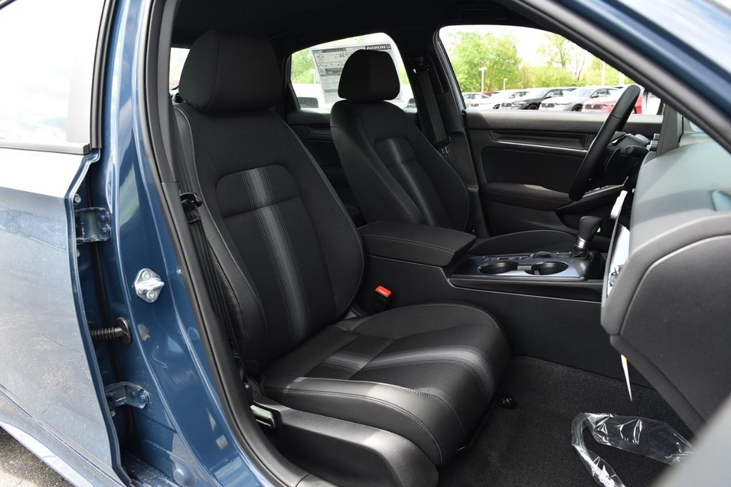 Honda Civic Sedan Vehicle Image 22