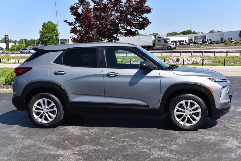 Chevrolet TrailBlazer Vehicle Full-screen Gallery Image 05