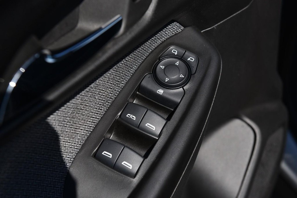 Chevrolet TrailBlazer Vehicle Full-screen Gallery Image 08
