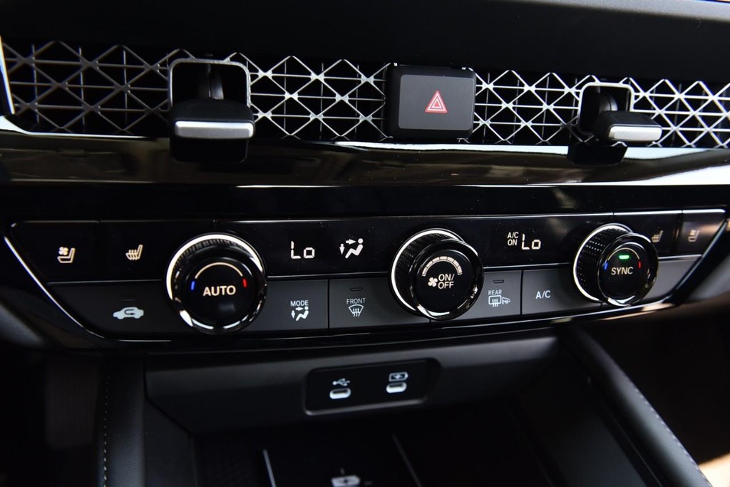 Honda Accord Hybrid Vehicle Image 14