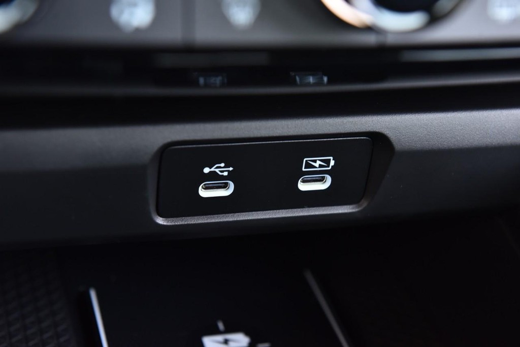Honda Accord Hybrid Vehicle Image 15