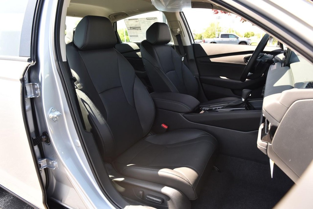 Honda Accord Hybrid Vehicle Image 21