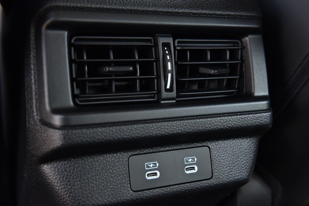 Honda Accord Hybrid Vehicle Image 24