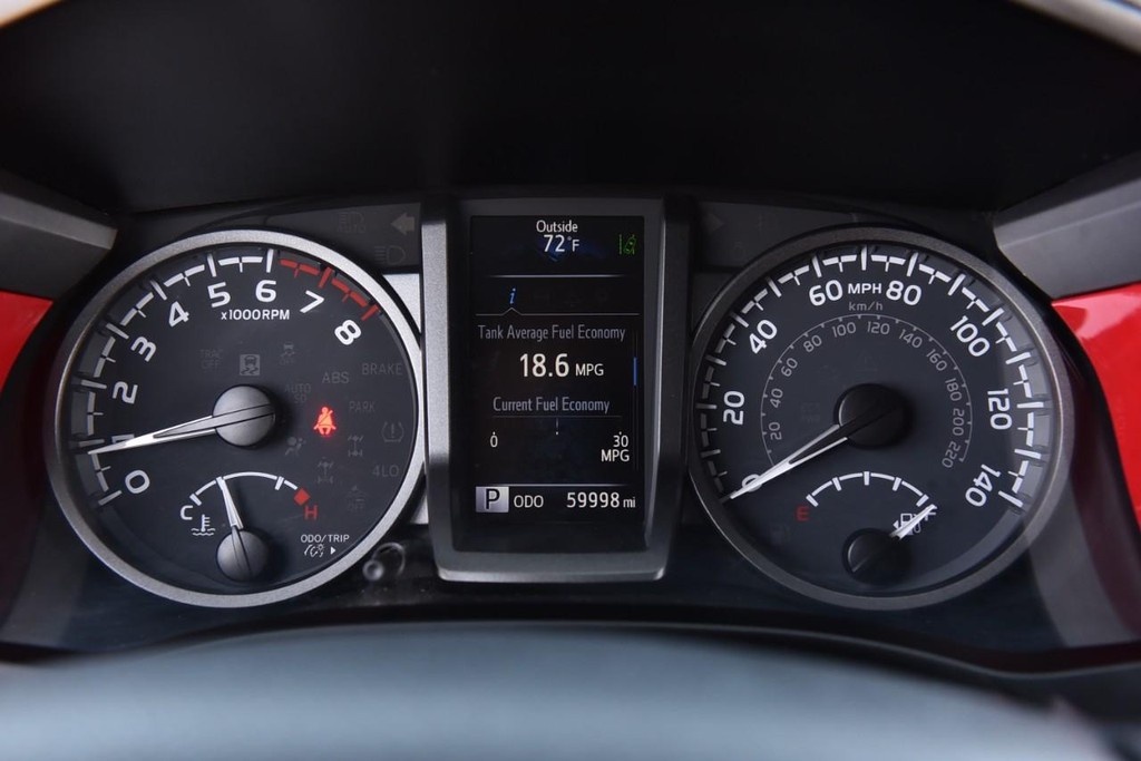 Toyota Tacoma 4WD Vehicle Full-screen Gallery Image 12