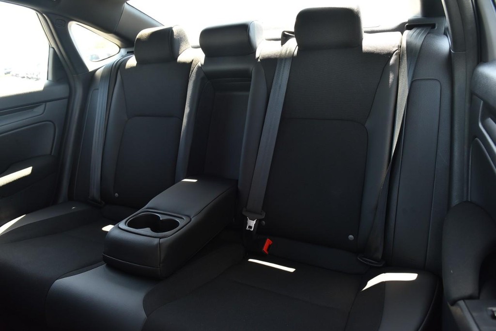 Honda Civic Sedan Vehicle Image 23