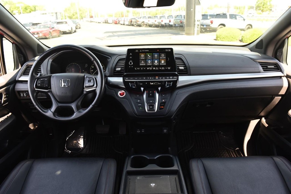 Honda Odyssey Vehicle Full-screen Gallery Image 7