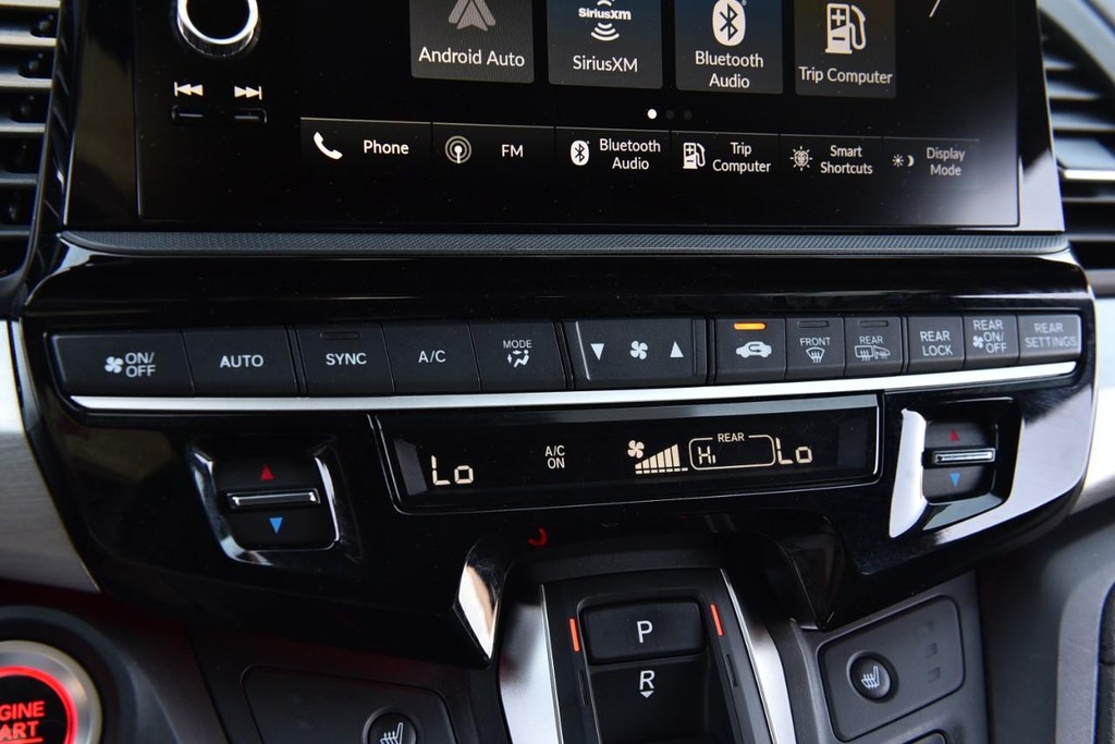 Honda Odyssey Vehicle Full-screen Gallery Image 16