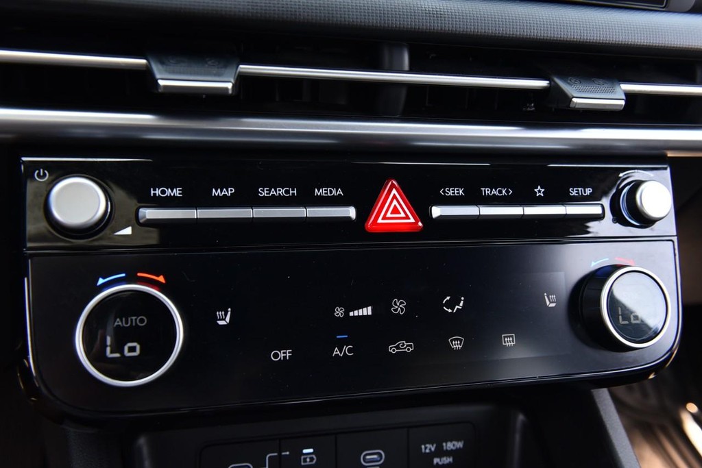 Hyundai Santa Cruz Vehicle Full-screen Gallery Image 15