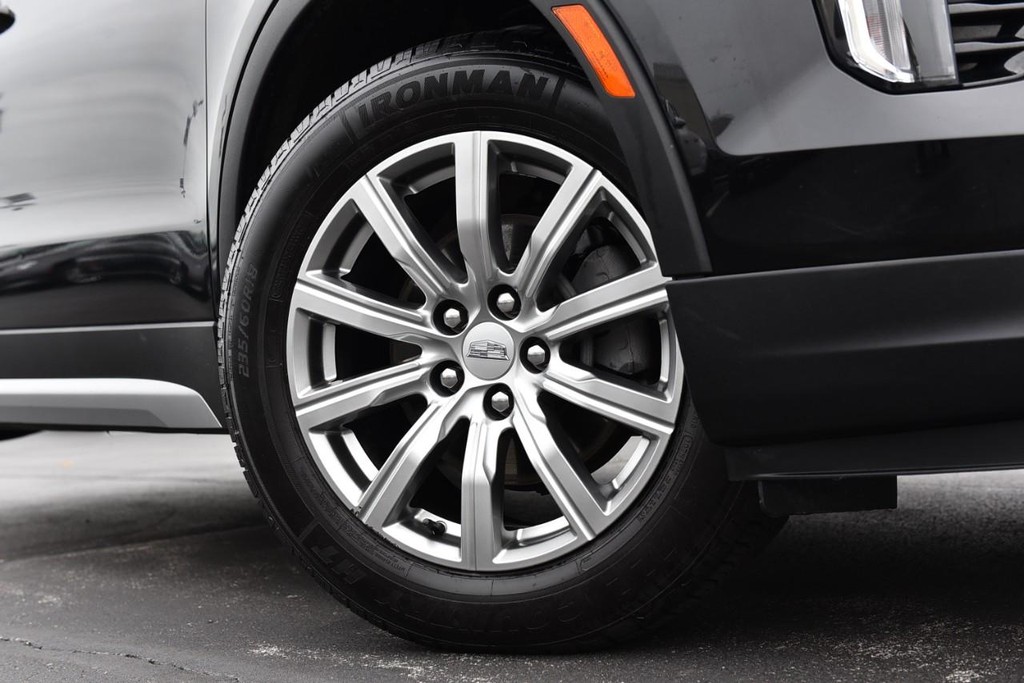 Cadillac XT4 Vehicle Full-screen Gallery Image 3