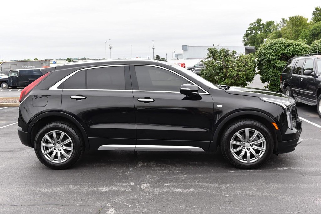 Cadillac XT4 Vehicle Full-screen Gallery Image 5