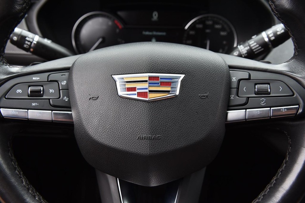 Cadillac XT4 Vehicle Full-screen Gallery Image 18