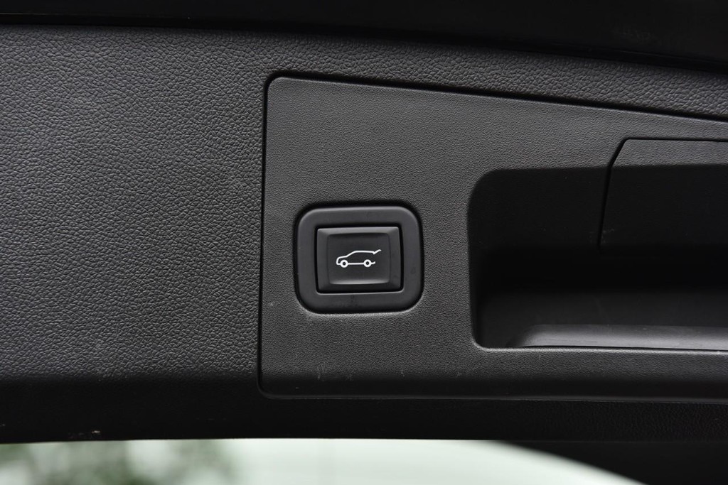 Cadillac XT4 Vehicle Full-screen Gallery Image 25