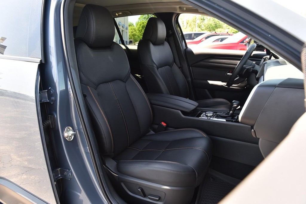 Mazda CX-50 Vehicle Image 21