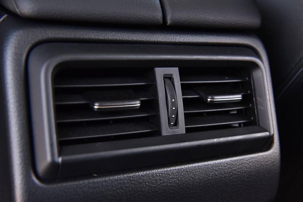 Mazda CX-50 Vehicle Image 24