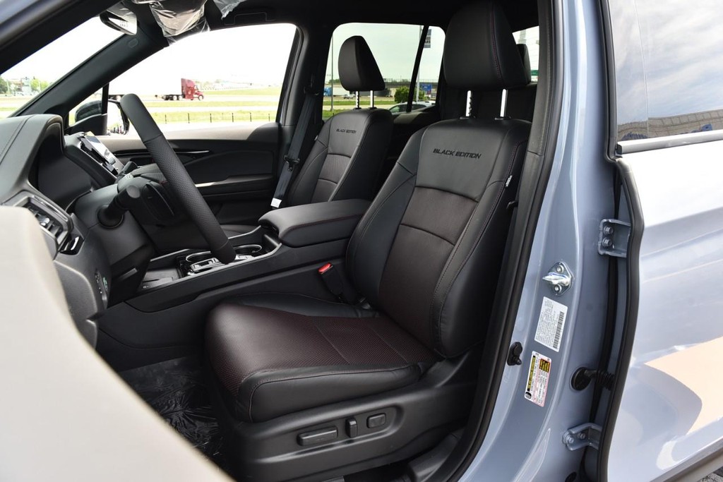 Honda Ridgeline Vehicle Image 25